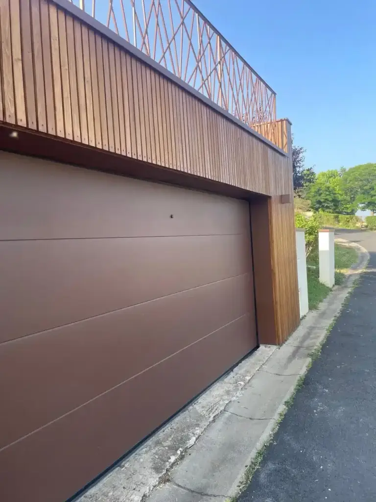 porte de garage marron esthétique