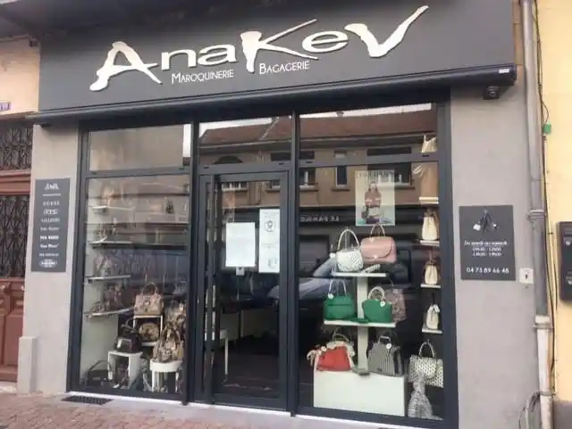 Anakev vitrine magasin